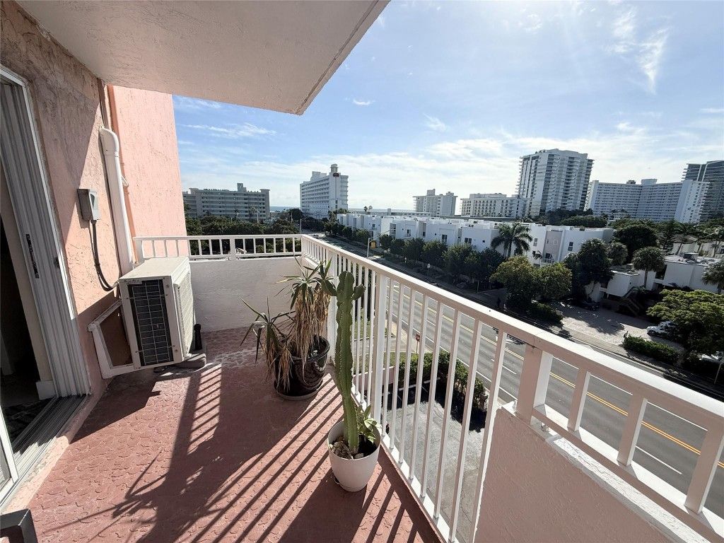 Photo of 3201 NE 14th Street Causeway #610, Pompano Beach, FL 33062 (MLS # F10536338)