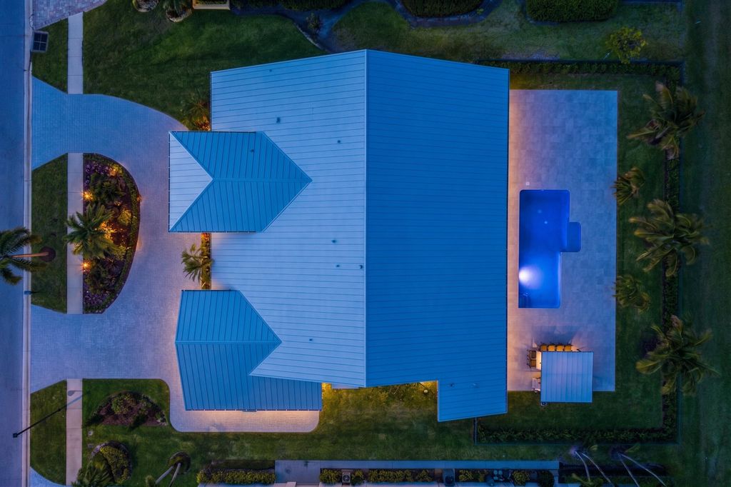 Photo of 4887 Bocaire Boulevard, Boca Raton, FL 33487 (MLS # B26017385)