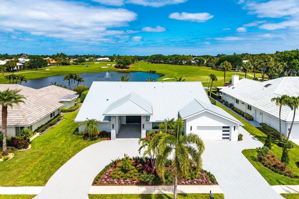 Photo of 4887 Bocaire Boulevard, Boca Raton, FL 33487 (MLS # B26017385)