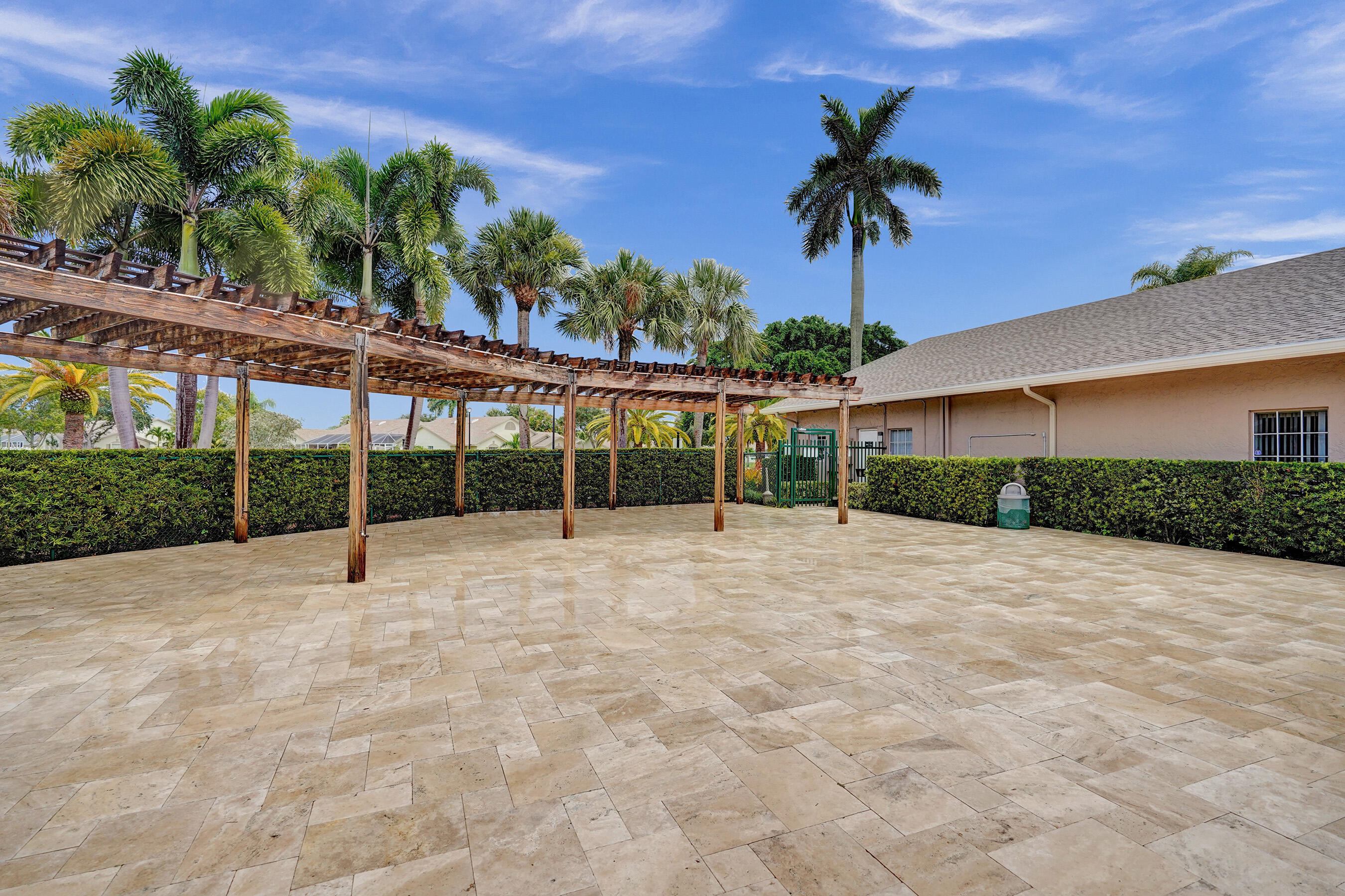 BOCA GARDENS - Residential