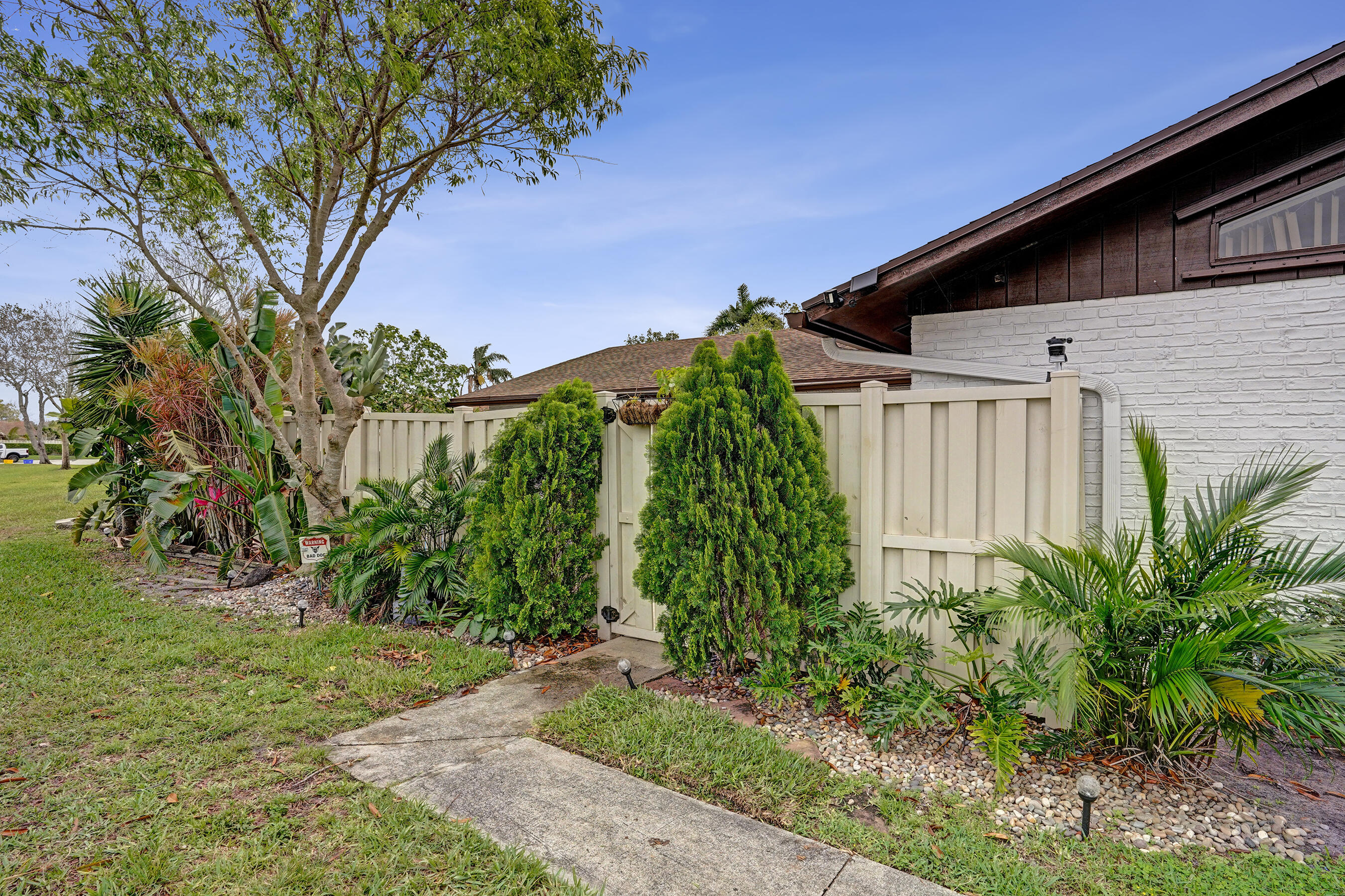 BOCA GARDENS - Residential