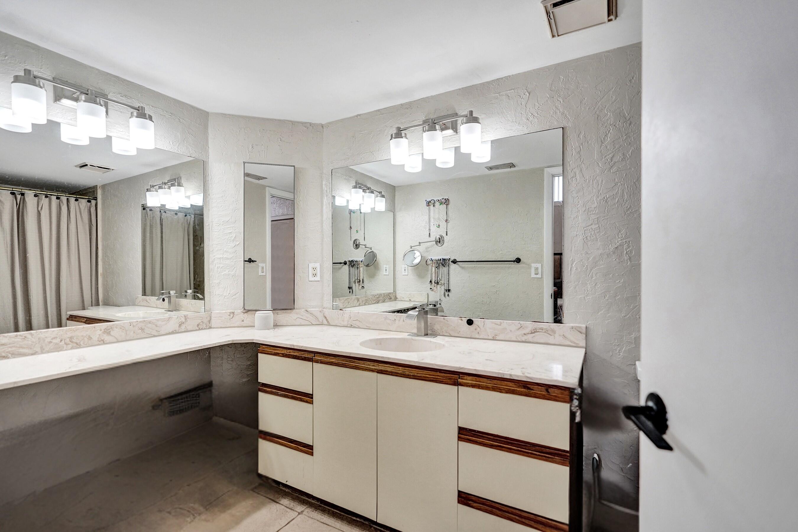 BOCA GARDENS - Residential