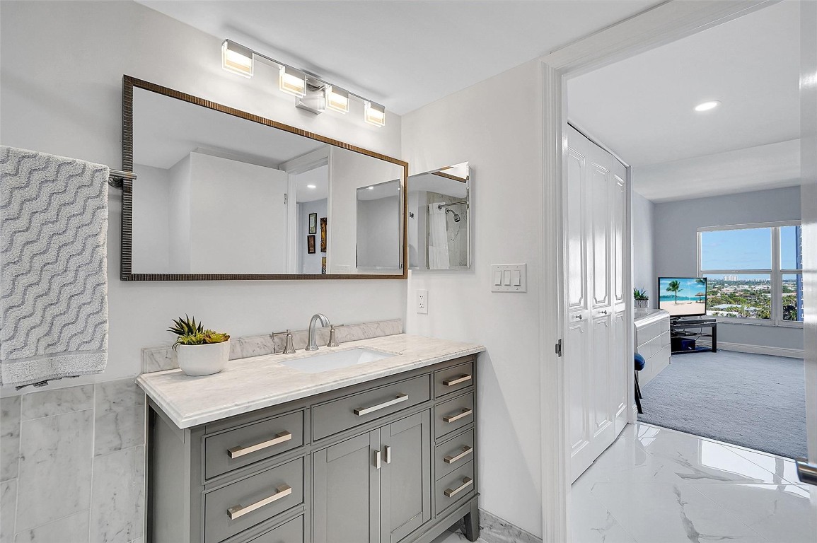 Riviera Condo - Residential