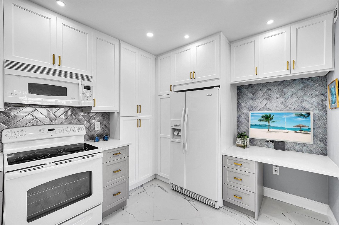 Riviera Condo - Residential