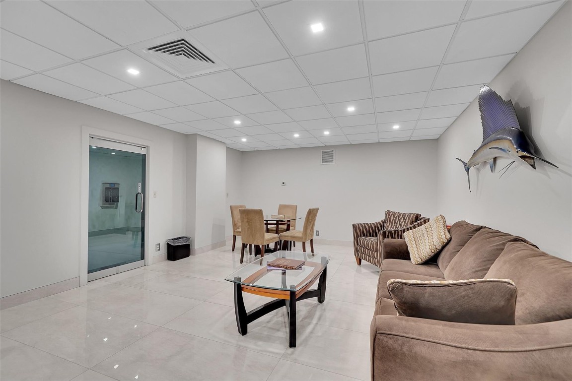 Riviera Condo - Residential