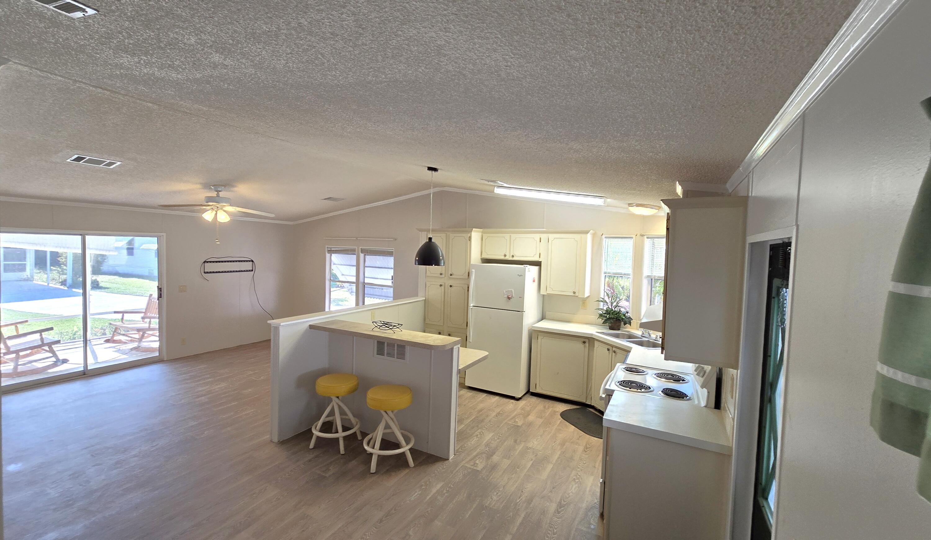 TROPICAL ISLES - Residential