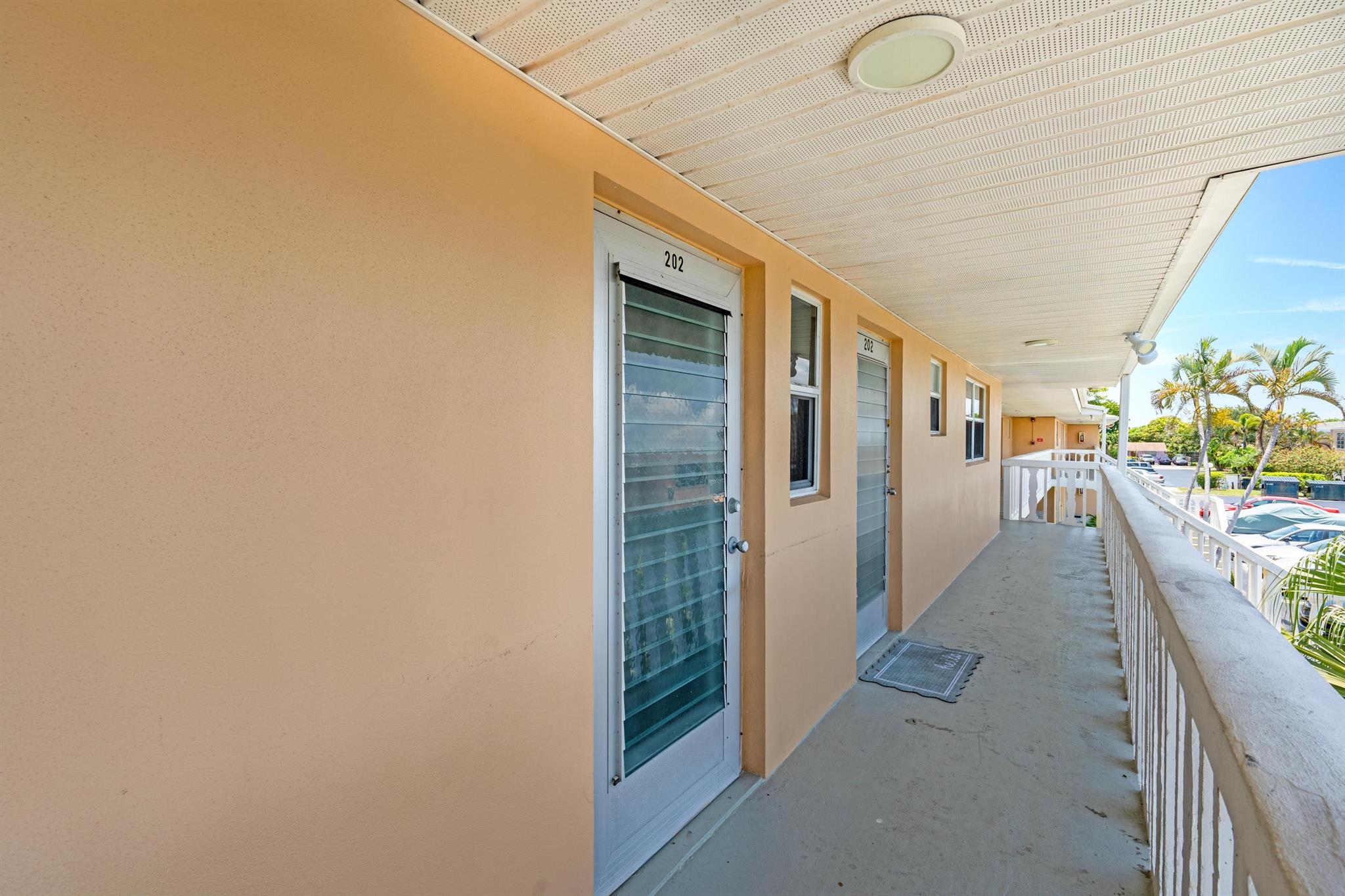 2121 NE 1st Court 202