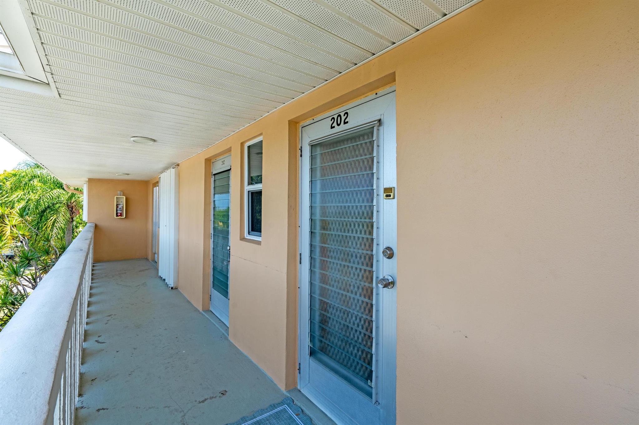 2121 NE 1st Court 202
