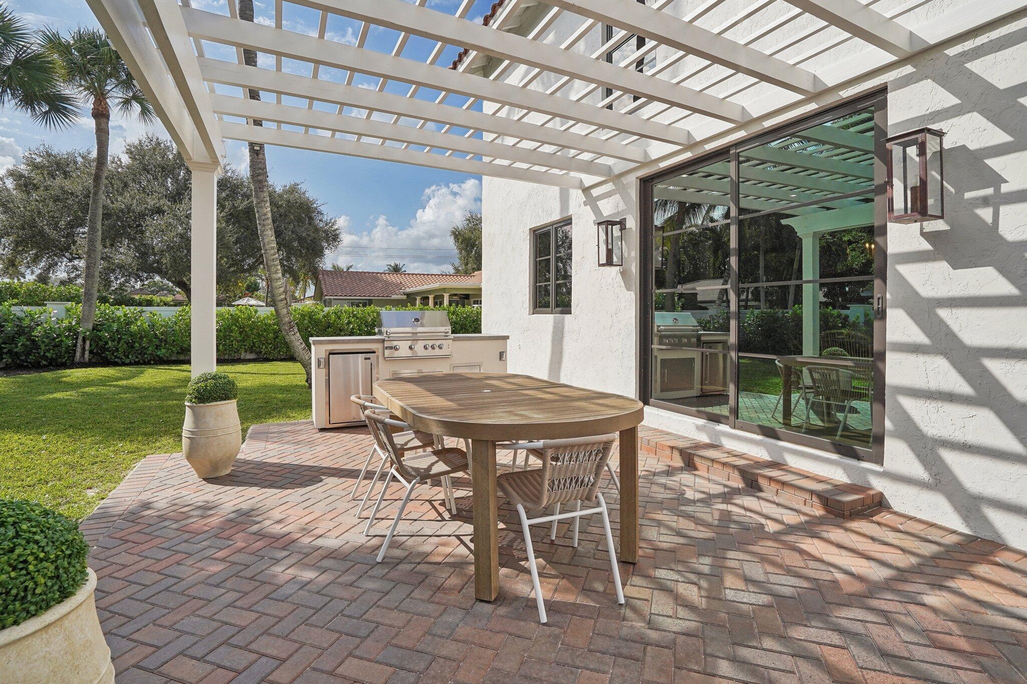 PALM BEACH FARMS CO 11 - Residential