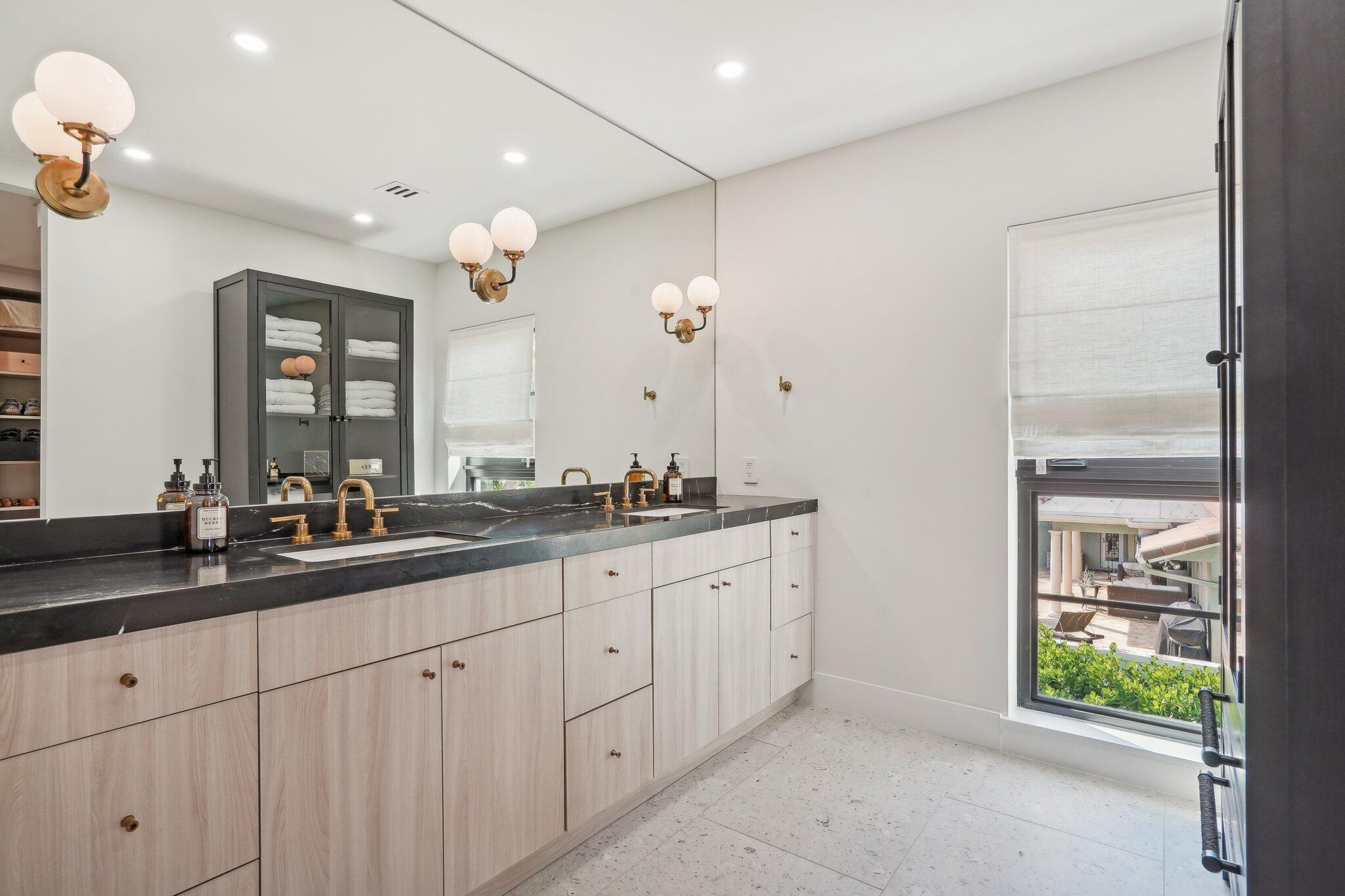 PALM BEACH FARMS CO 11 - Residential