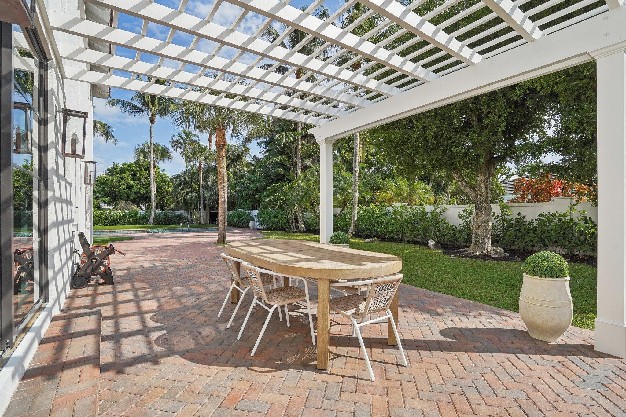 PALM BEACH FARMS CO 11 - Residential