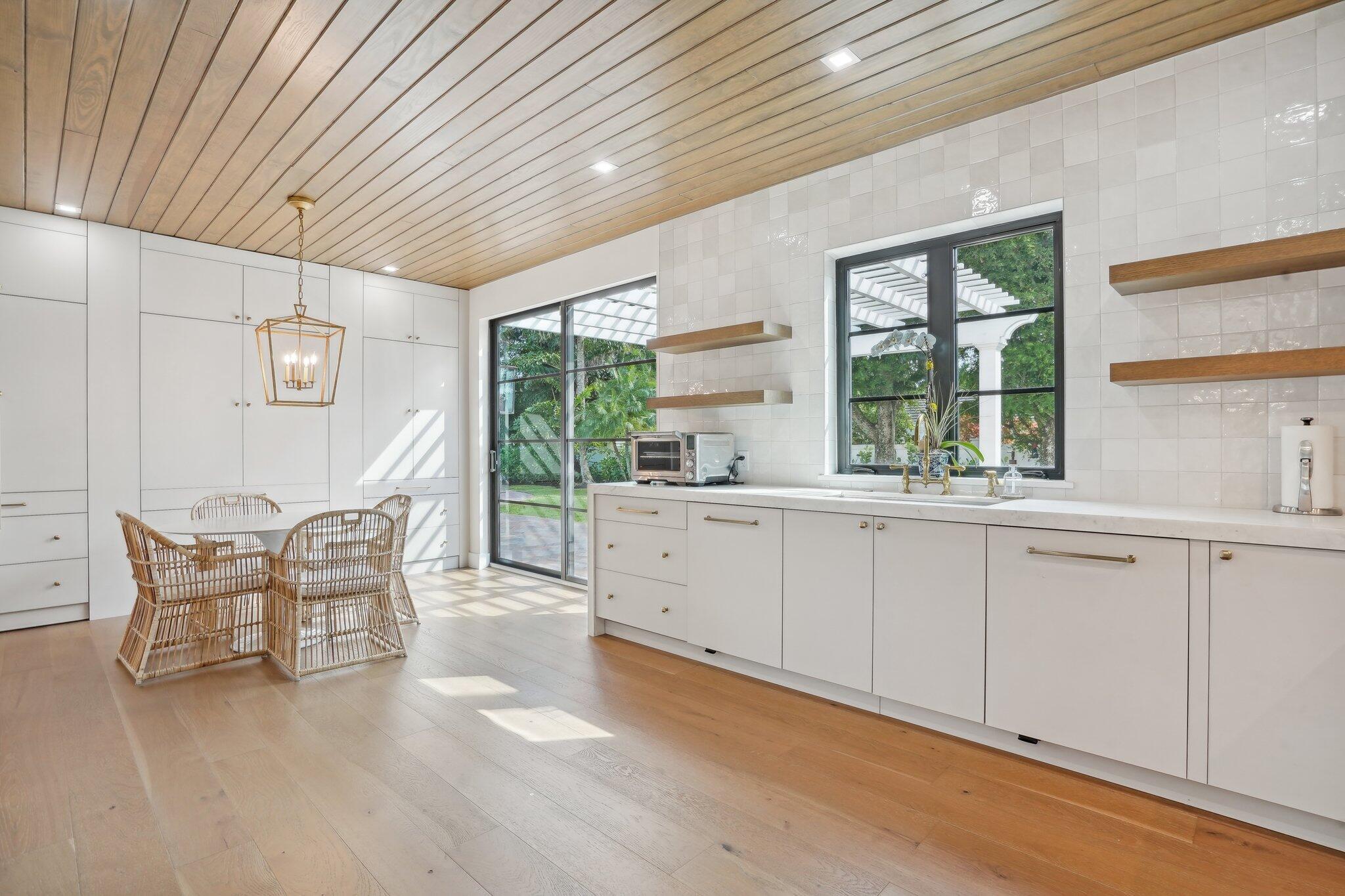 PALM BEACH FARMS CO 11 - Residential