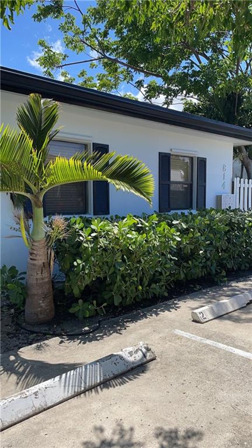 Photo of 814 NE 14 Place #1, Fort Lauderdale, FL 33304 (MLS # F10309244)