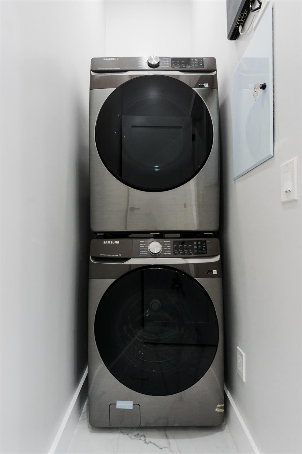 LINCOLN PARK REPLAT - Residential Lease