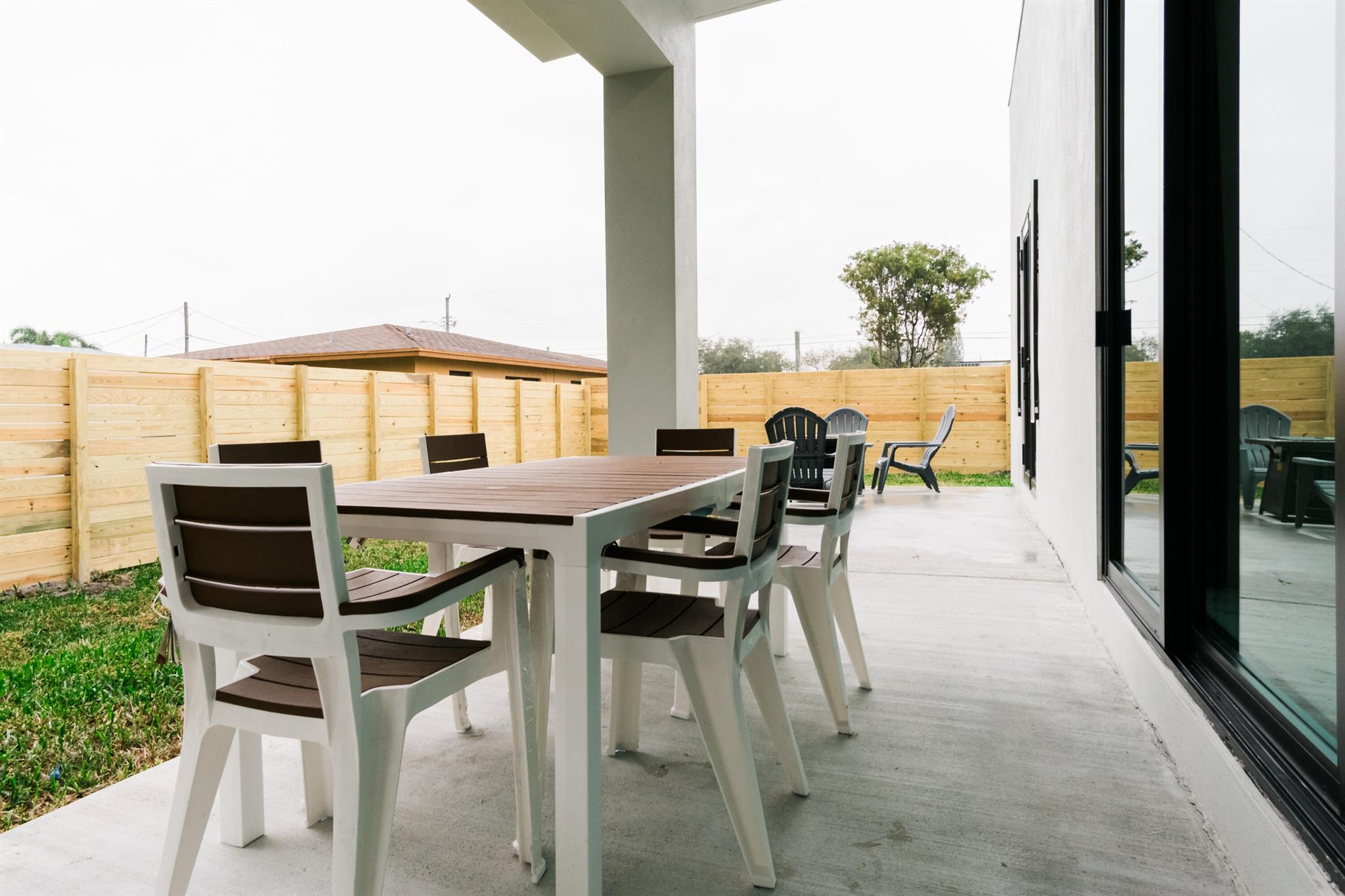 LINCOLN PARK REPLAT - Residential Lease