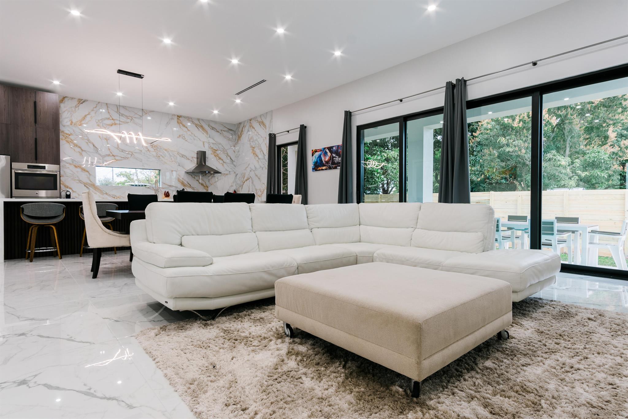 LINCOLN PARK REPLAT - Residential Lease