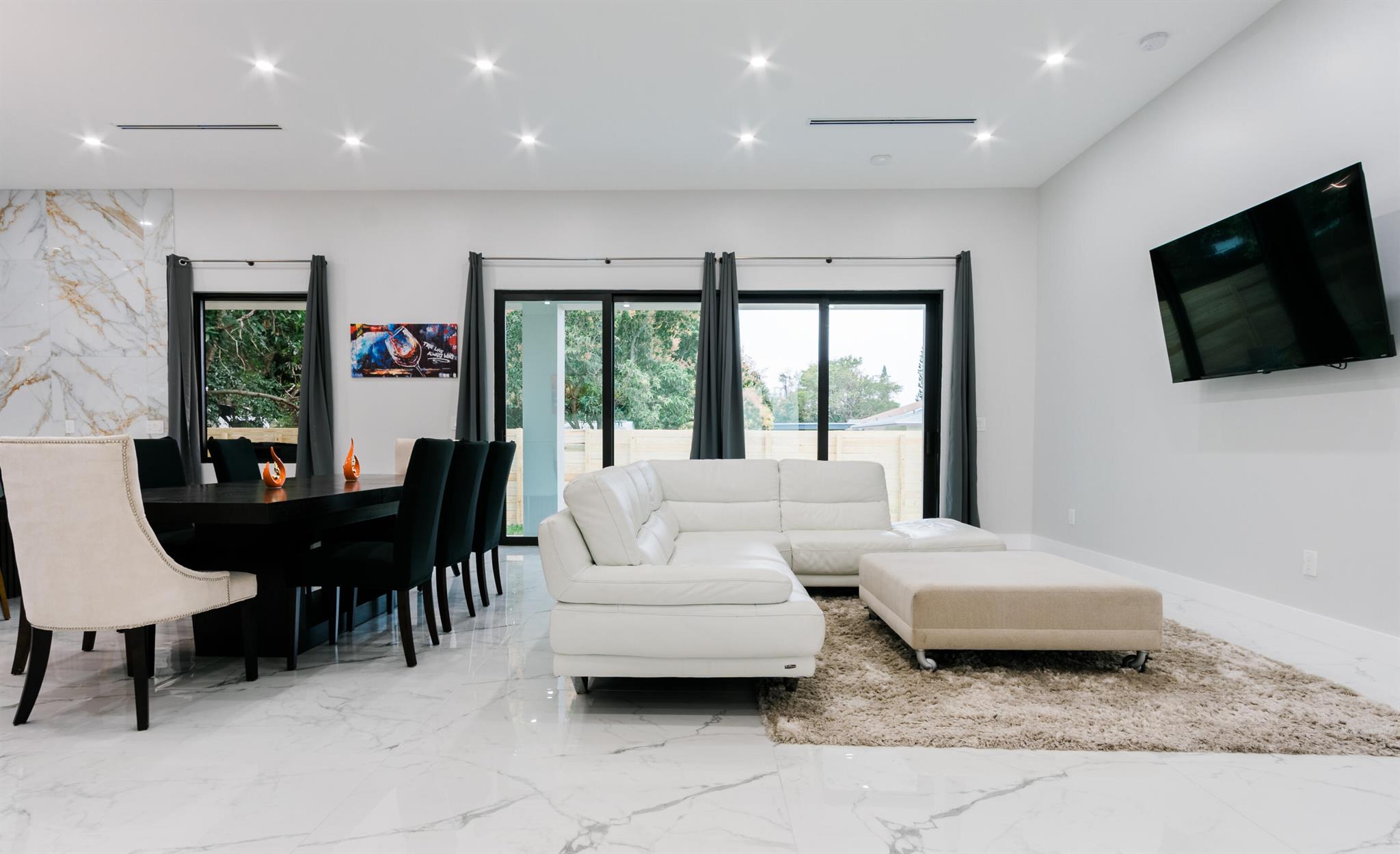 LINCOLN PARK REPLAT - Residential Lease