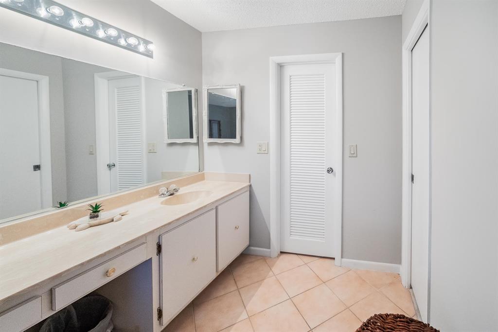 BOCA LAKES CONDO - Residential