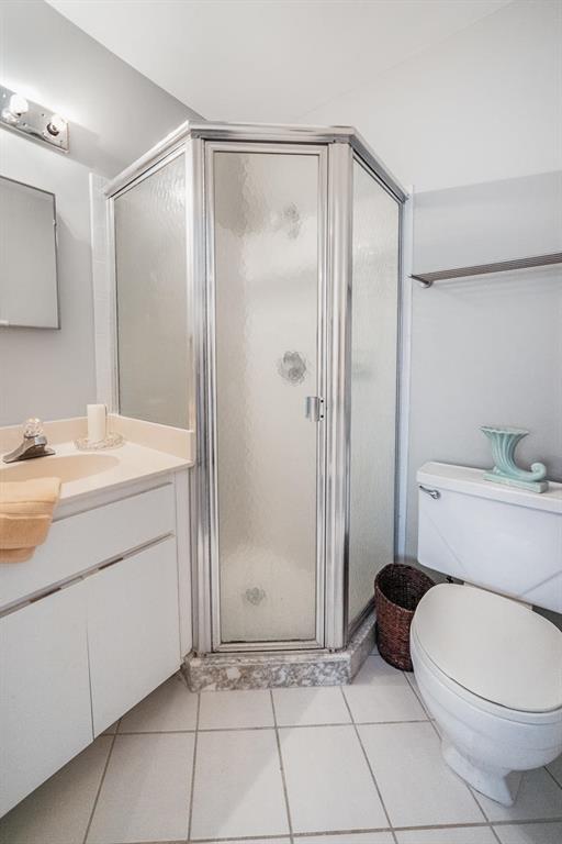 BOCA LAKES CONDO - Residential