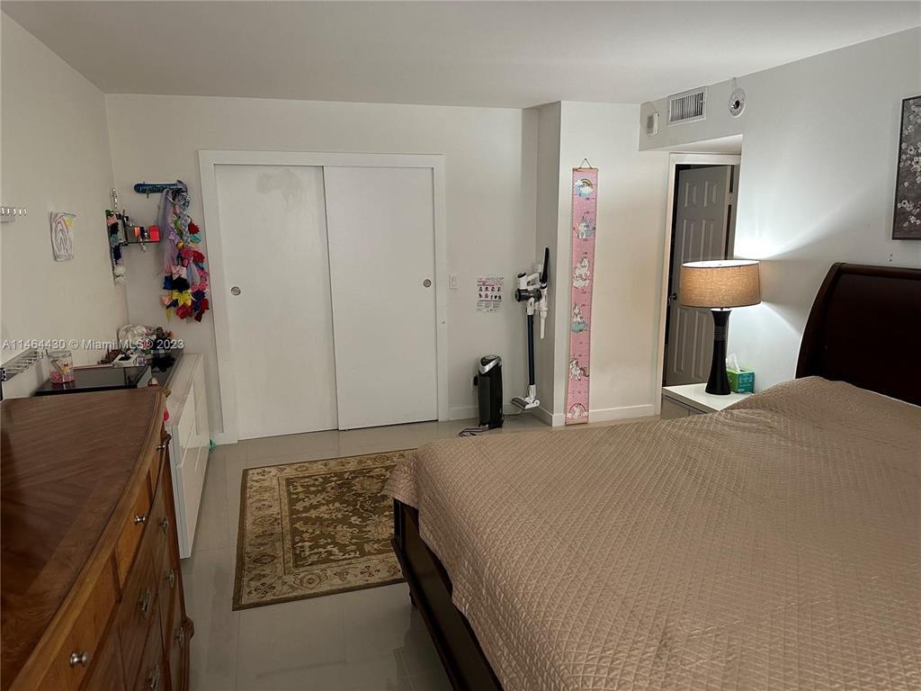 200 Leslie Drive 1128