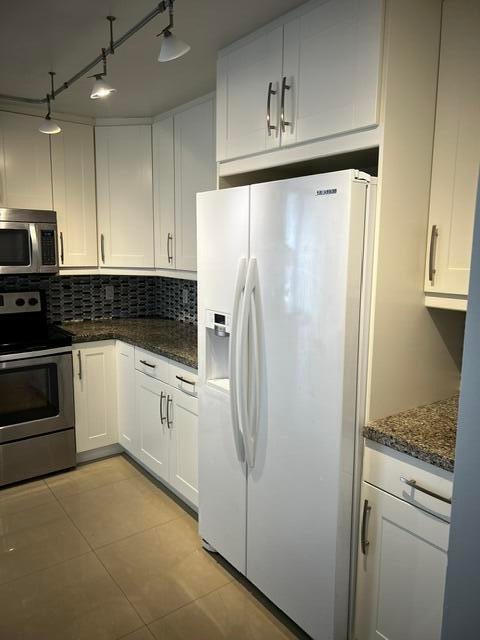 200 Leslie Drive 1128