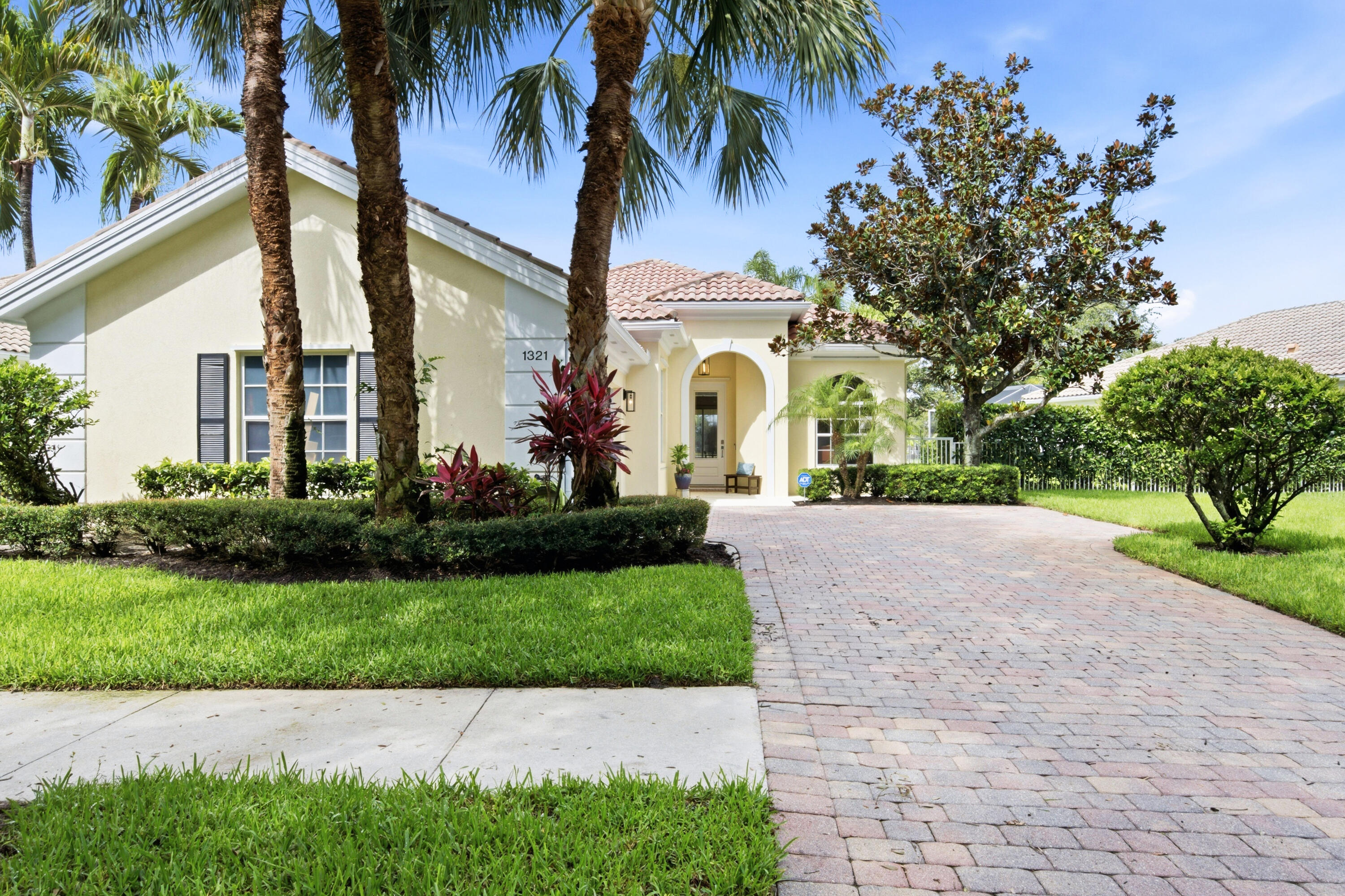 1321 Saint Lawrence Drive