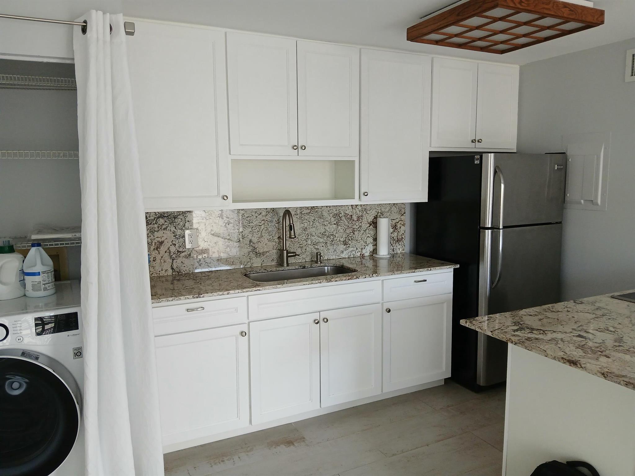 633 Executive Center Drive L 201