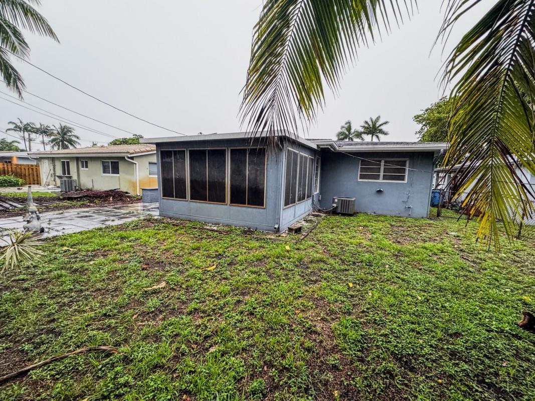 80 NE 48th St