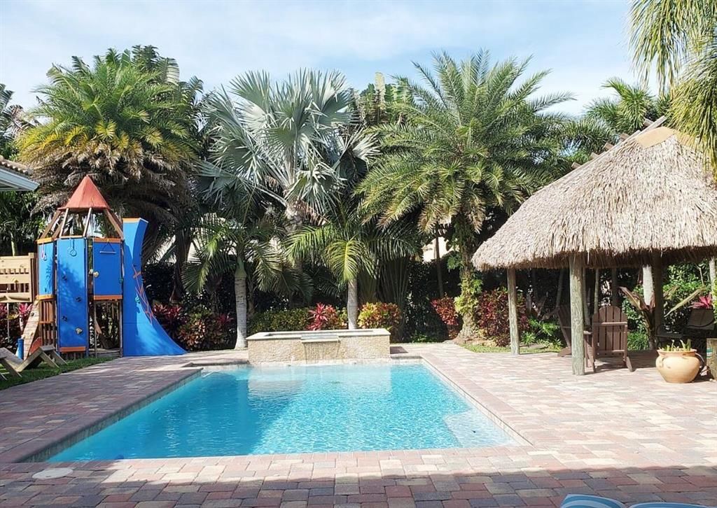 Photo of 131 Manor Circle, Jupiter, FL 33458 (MLS # R10700662)