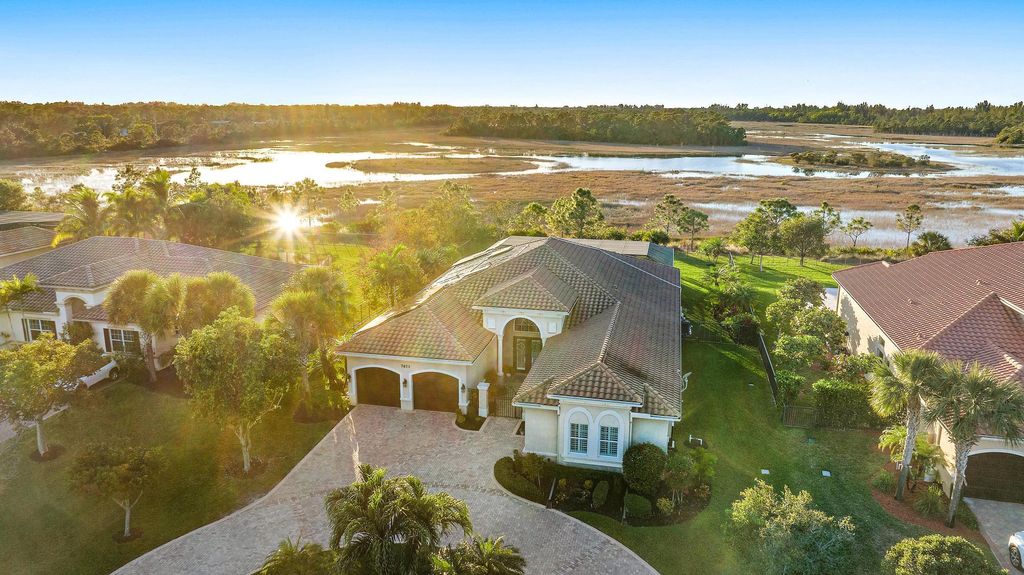 Photo of 7673 Maywood Crest Drive, Palm Beach Gardens, FL 33412 (MLS # R11049076)