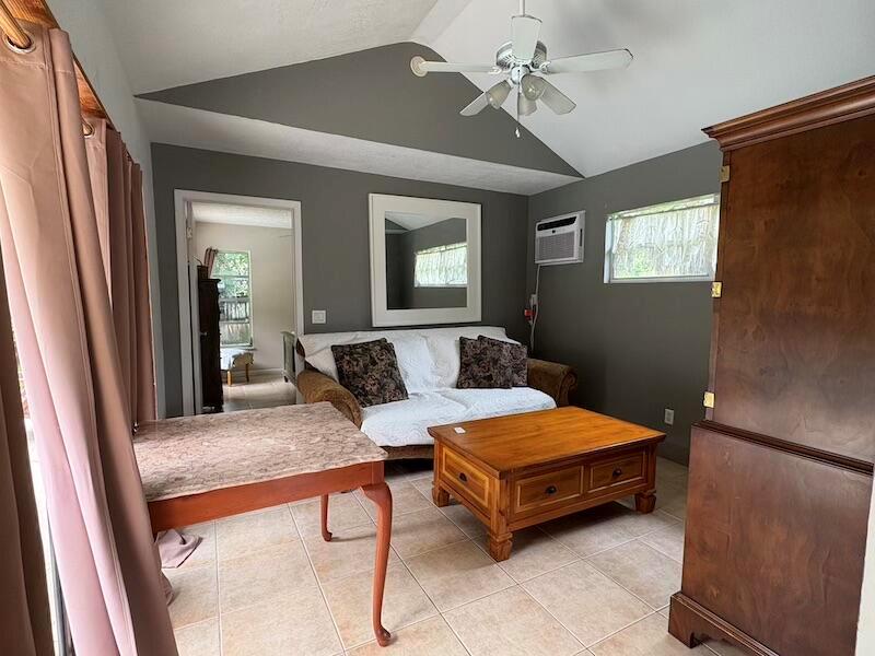 Very private efficiency pool house with 1BR, kitchenette, furnished, behind the main house conveniently located on Belvedere road. Huge back yard, Quiet, set back from the road, all uitilities included. Month to month OK. Utilities $200 extra. no smoking, no pets. Use of pool optional with extra $100 for maintenance. Good for 1 person, student, visitor. Owner asking for $1600 if rented to 2 people. Please call LA to set appointment. Owner lives in the main house.