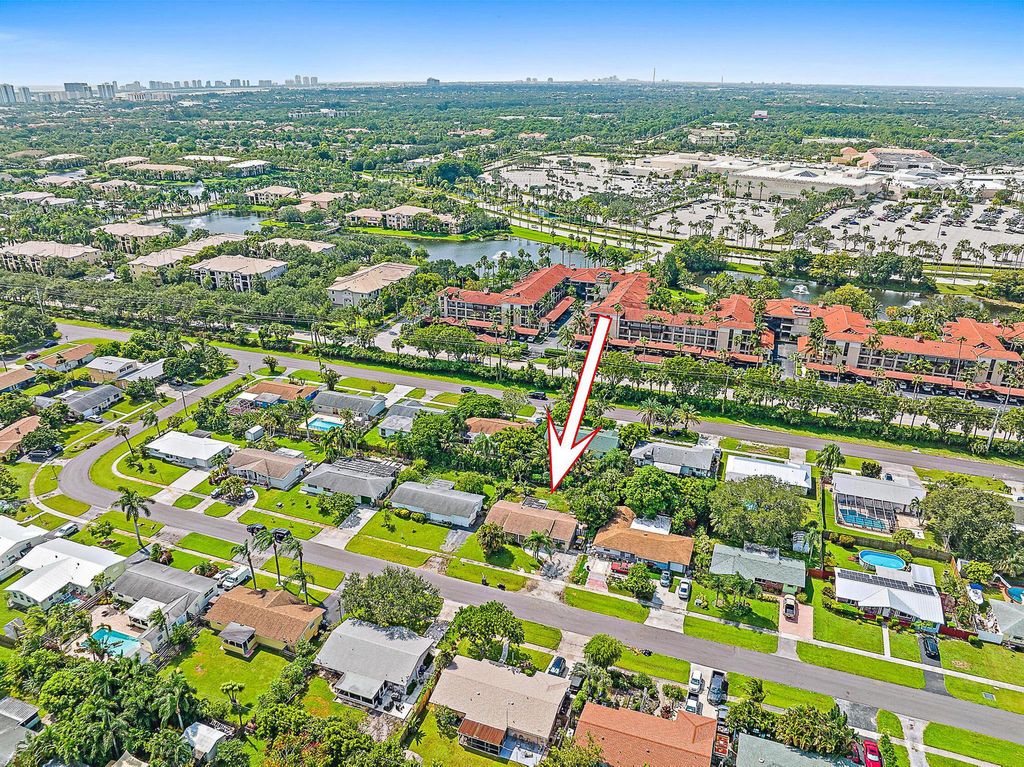 Photo of 3220 Bermuda Road, Palm Beach Gardens, FL 33410 (MLS # R10916613)