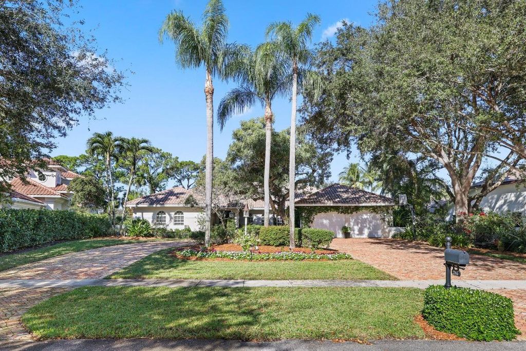 Photo of 2865 Banyan Boulevard Circle NW, Boca Raton, FL 33431 (MLS # R11158074)