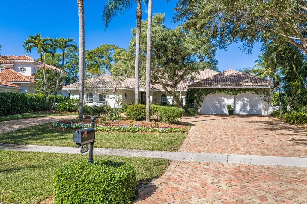 Photo of 2865 Banyan Boulevard Circle NW, Boca Raton, FL 33431 (MLS # R11158074)