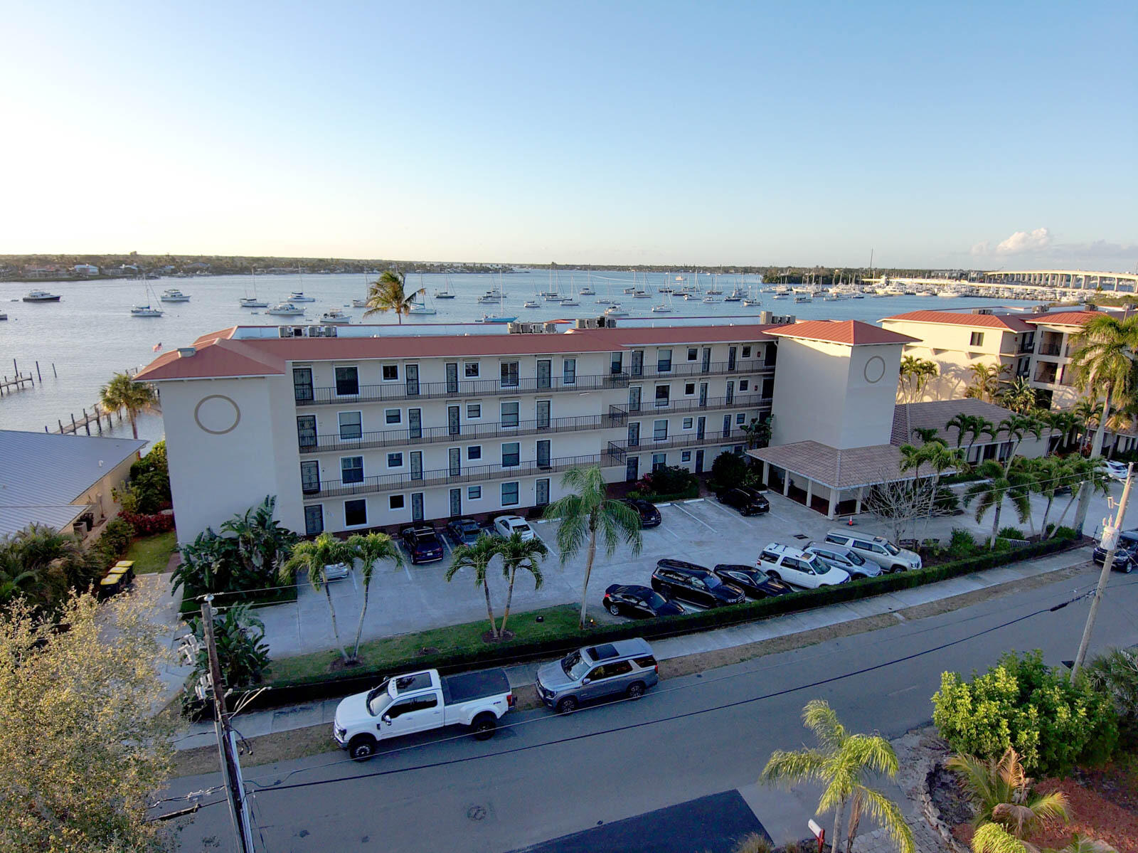 EDGEWATER VILLAS CONDO - Residential