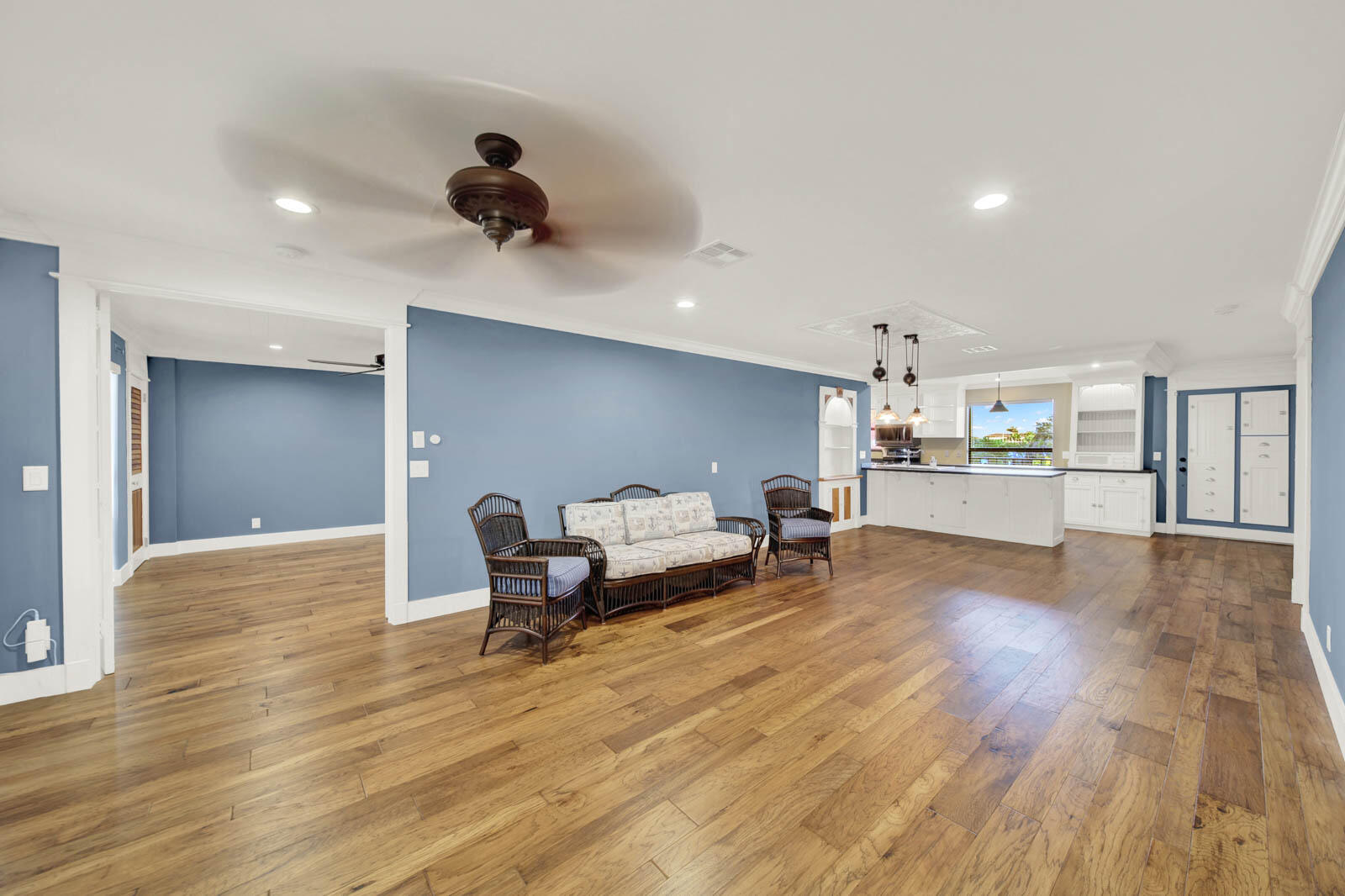 EDGEWATER VILLAS CONDO - Residential