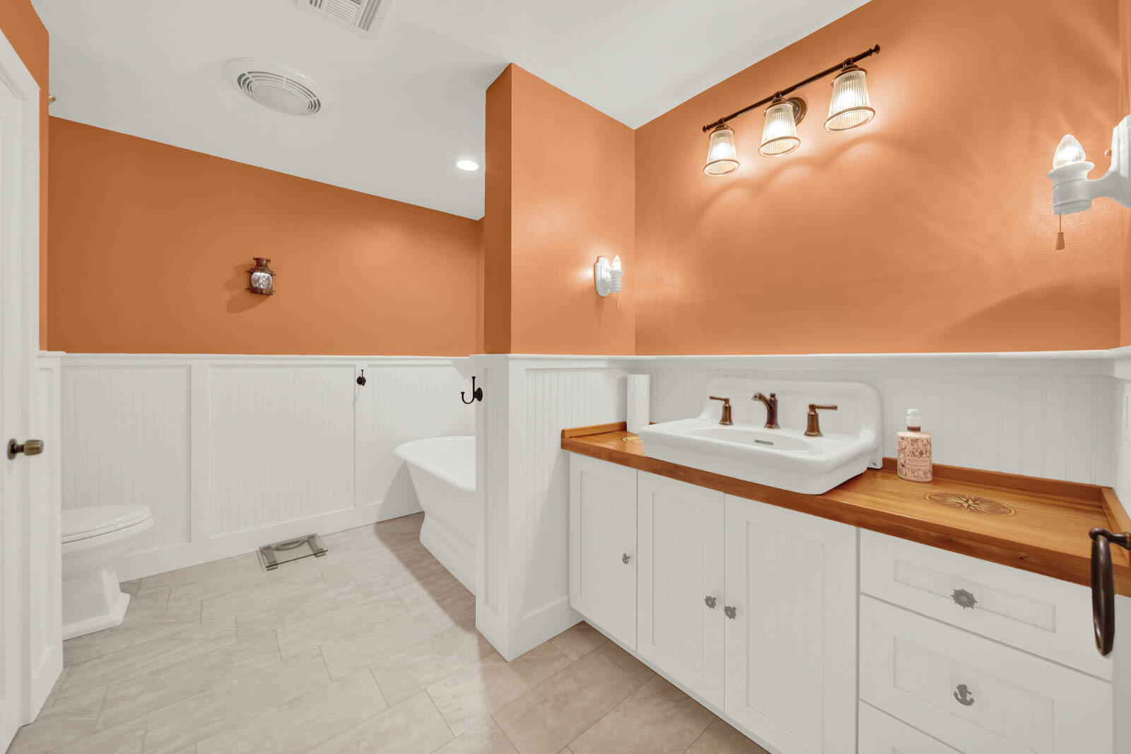 EDGEWATER VILLAS CONDO - Residential