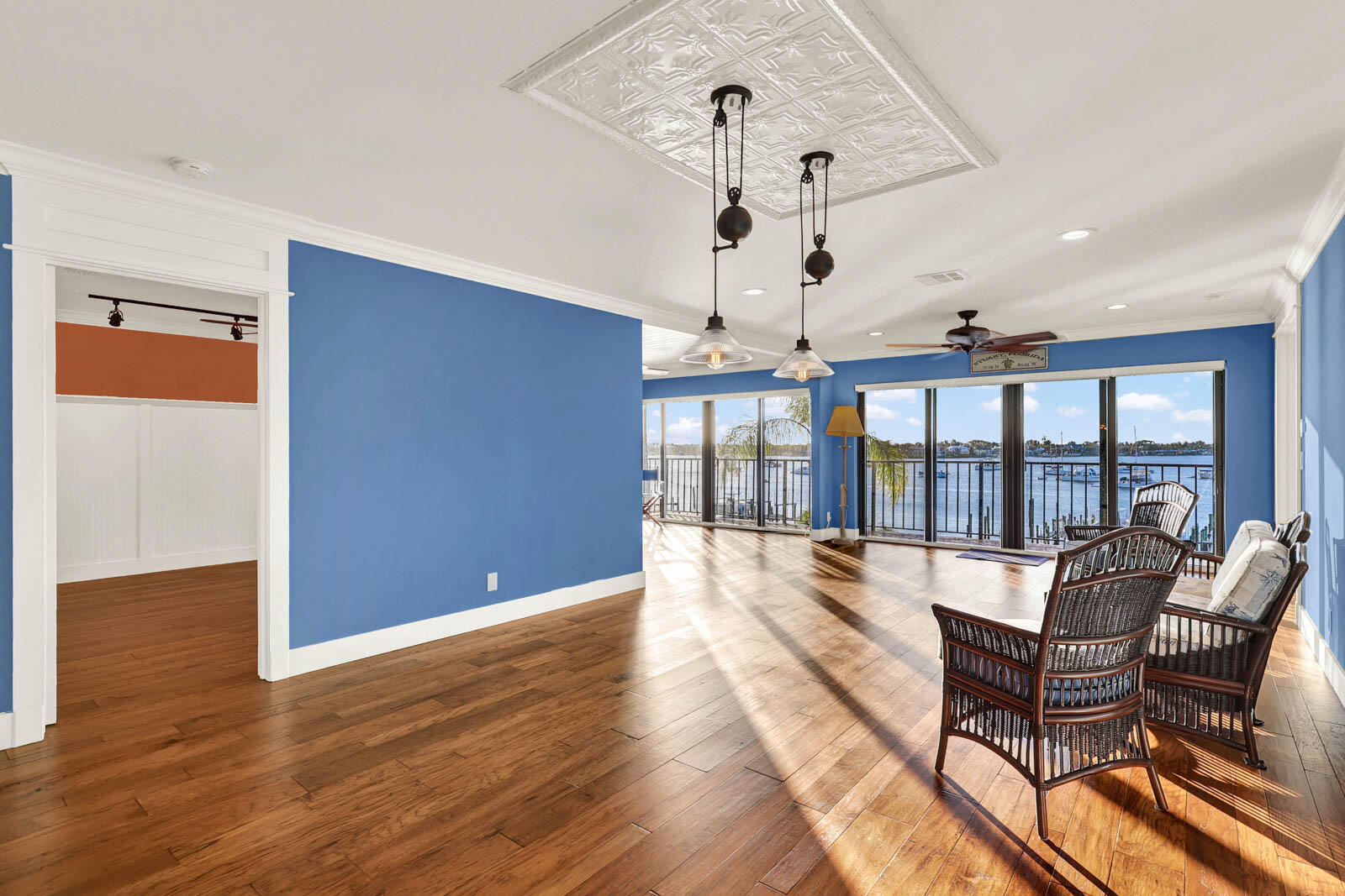 EDGEWATER VILLAS CONDO - Residential