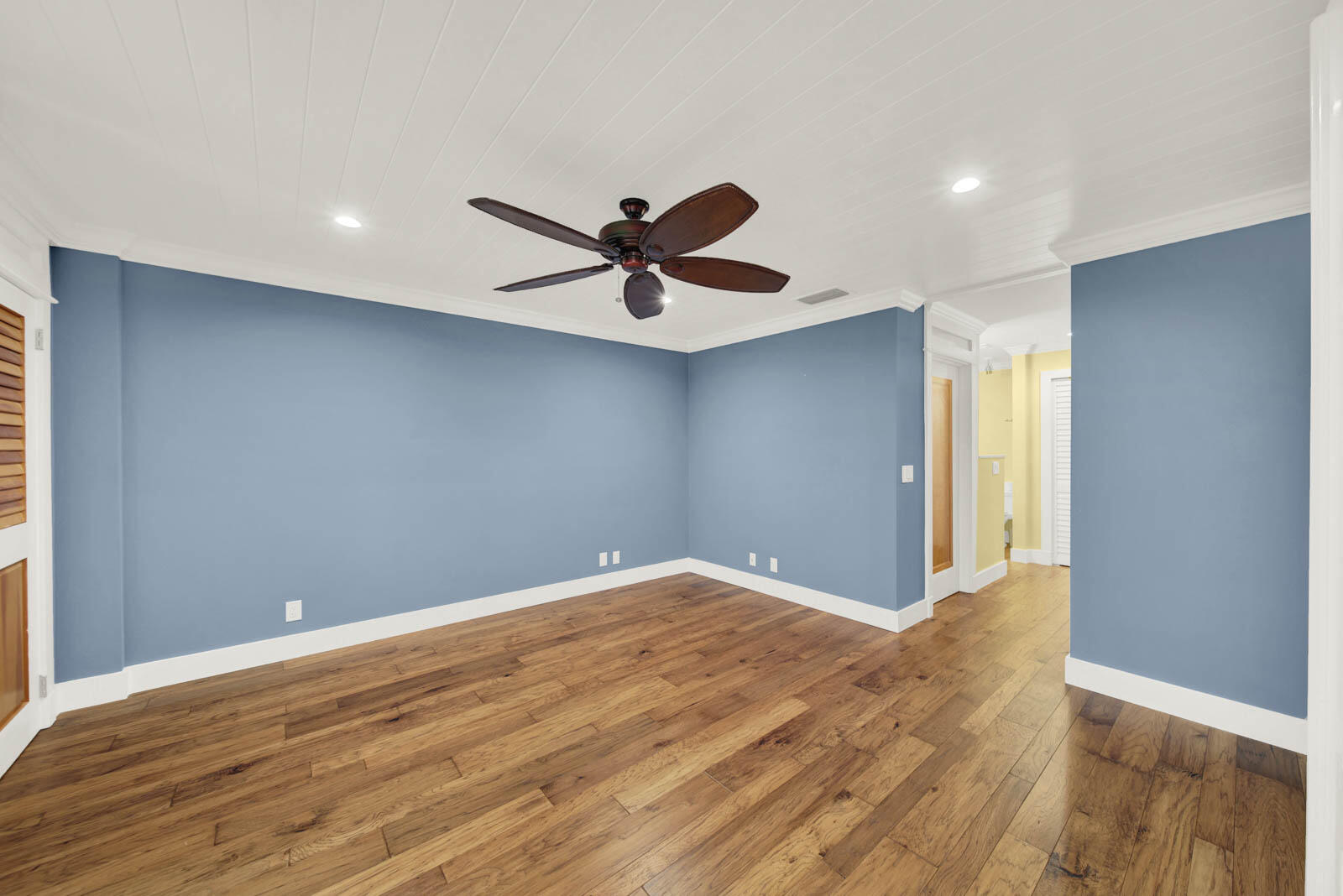 EDGEWATER VILLAS CONDO - Residential