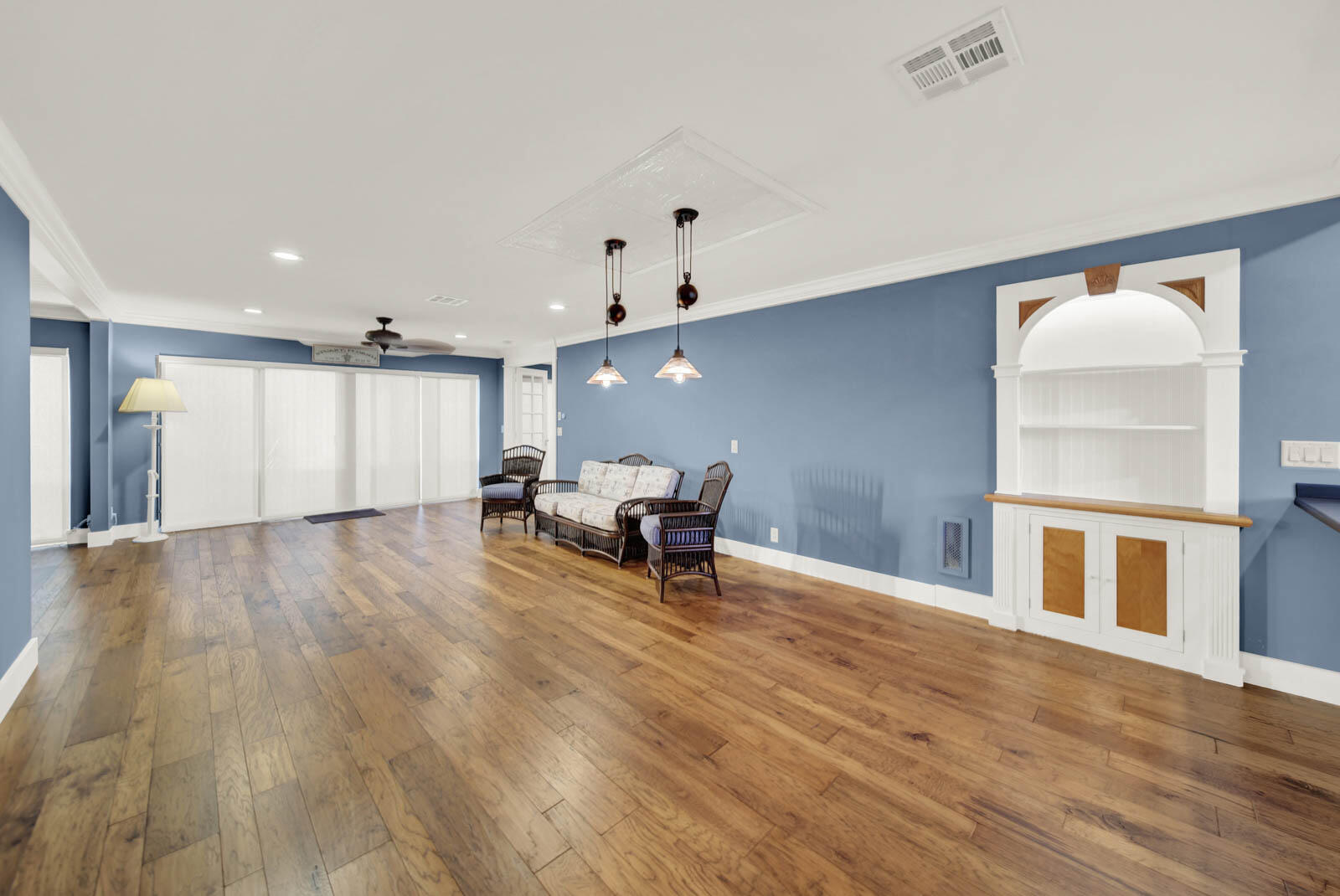 EDGEWATER VILLAS CONDO - Residential