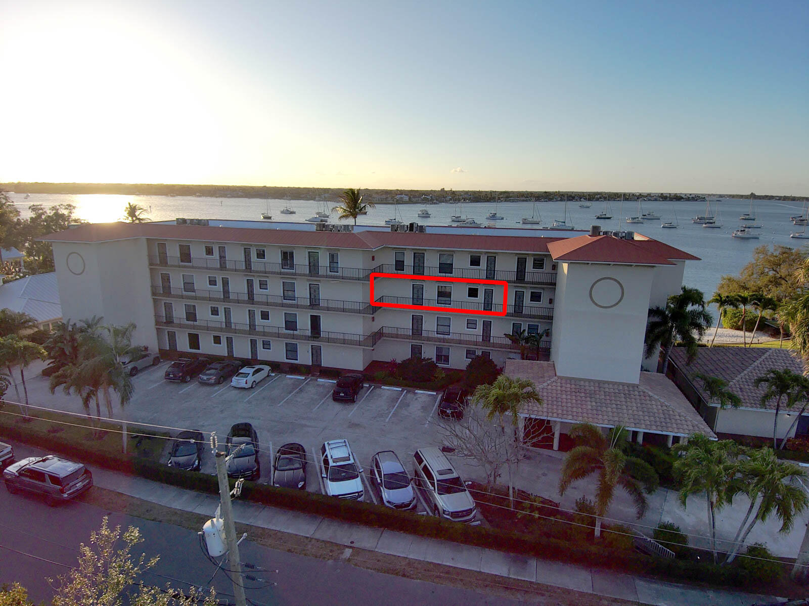 EDGEWATER VILLAS CONDO - Residential