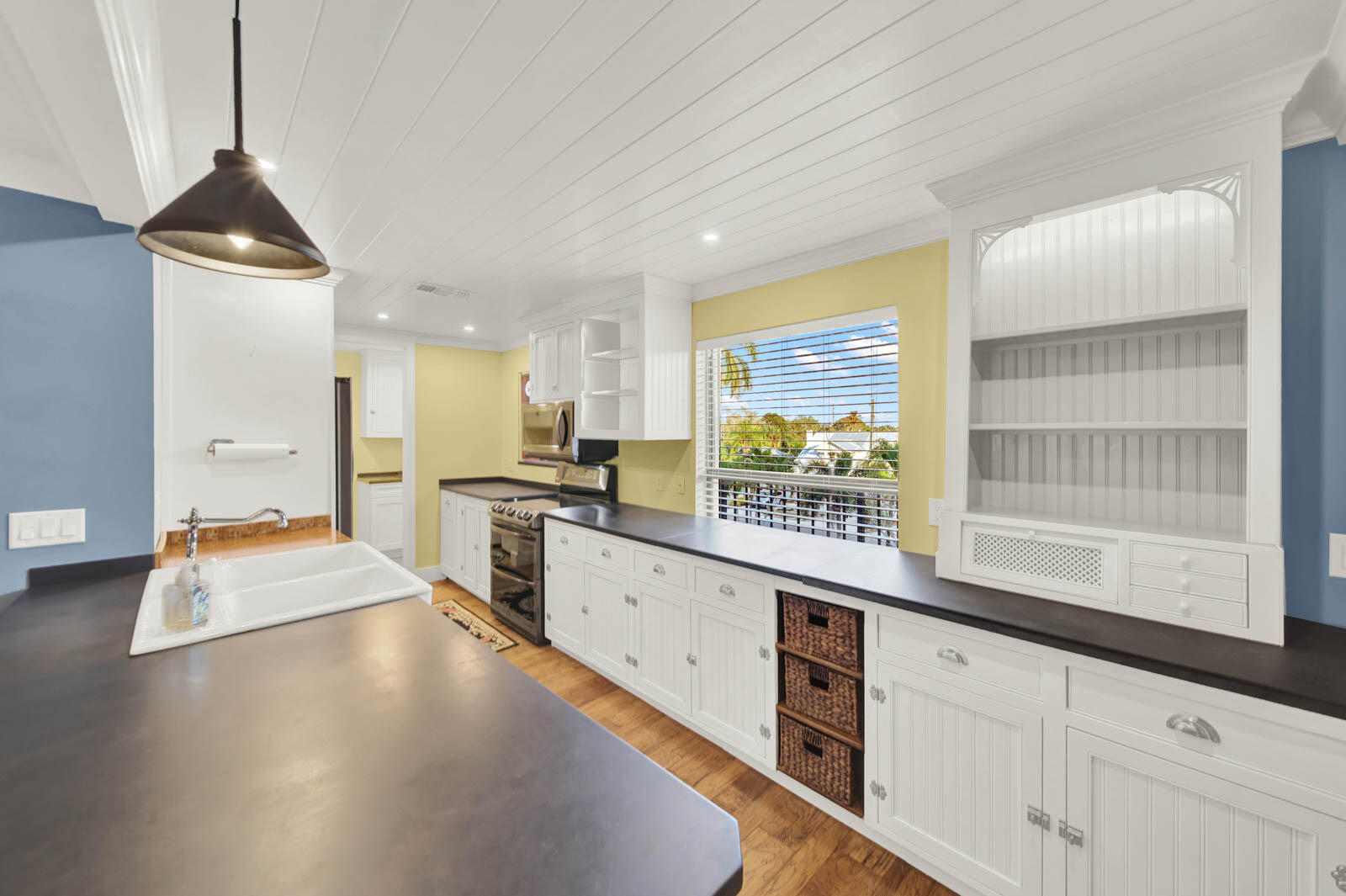 EDGEWATER VILLAS CONDO - Residential