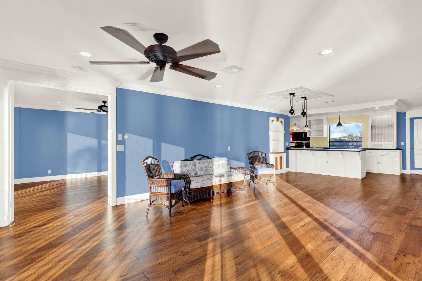 EDGEWATER VILLAS CONDO - Residential