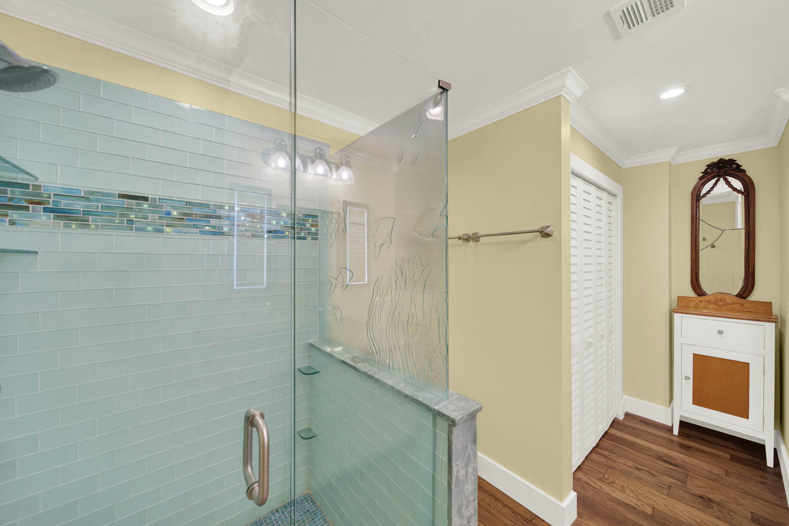 EDGEWATER VILLAS CONDO - Residential