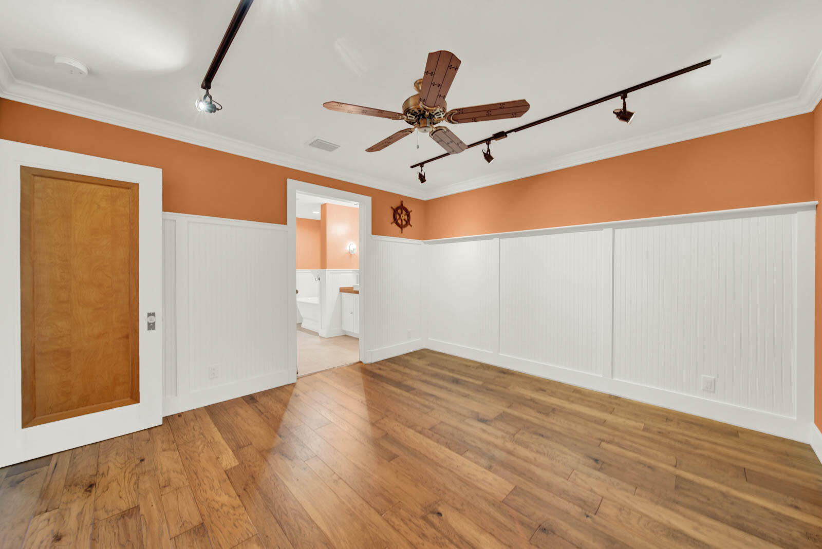 EDGEWATER VILLAS CONDO - Residential