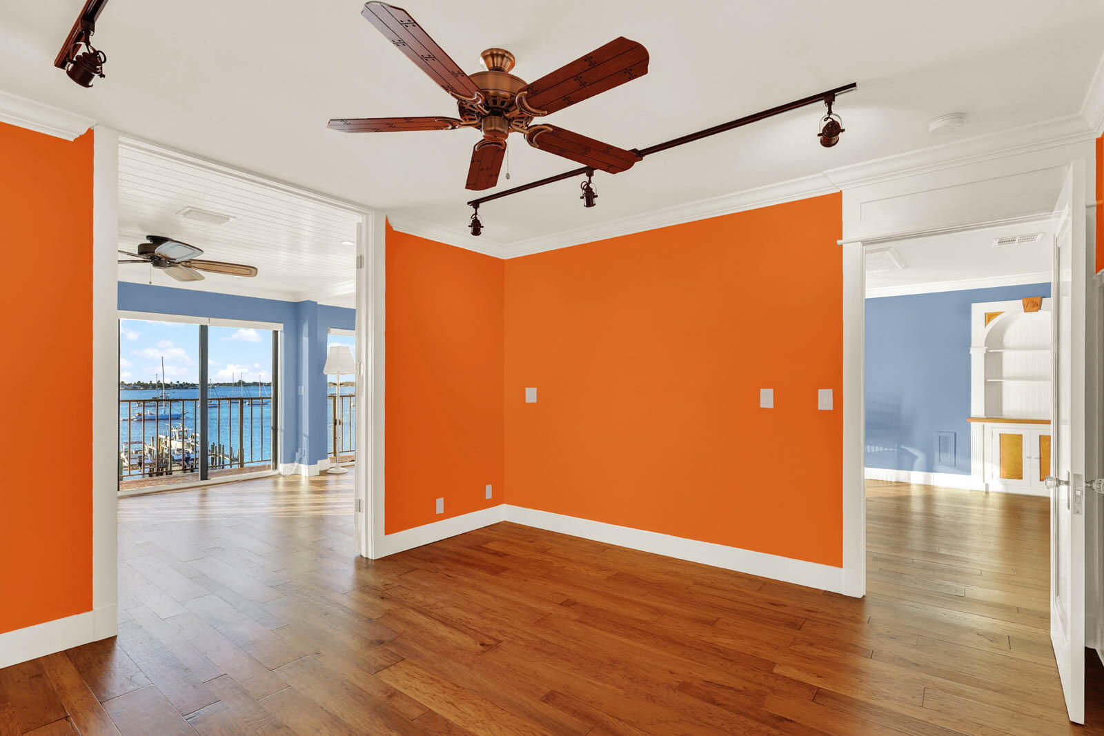 EDGEWATER VILLAS CONDO - Residential