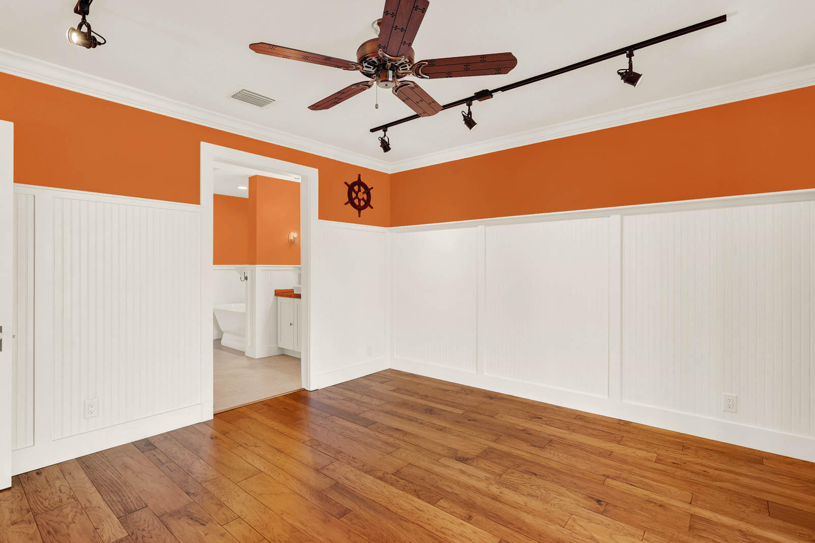 EDGEWATER VILLAS CONDO - Residential