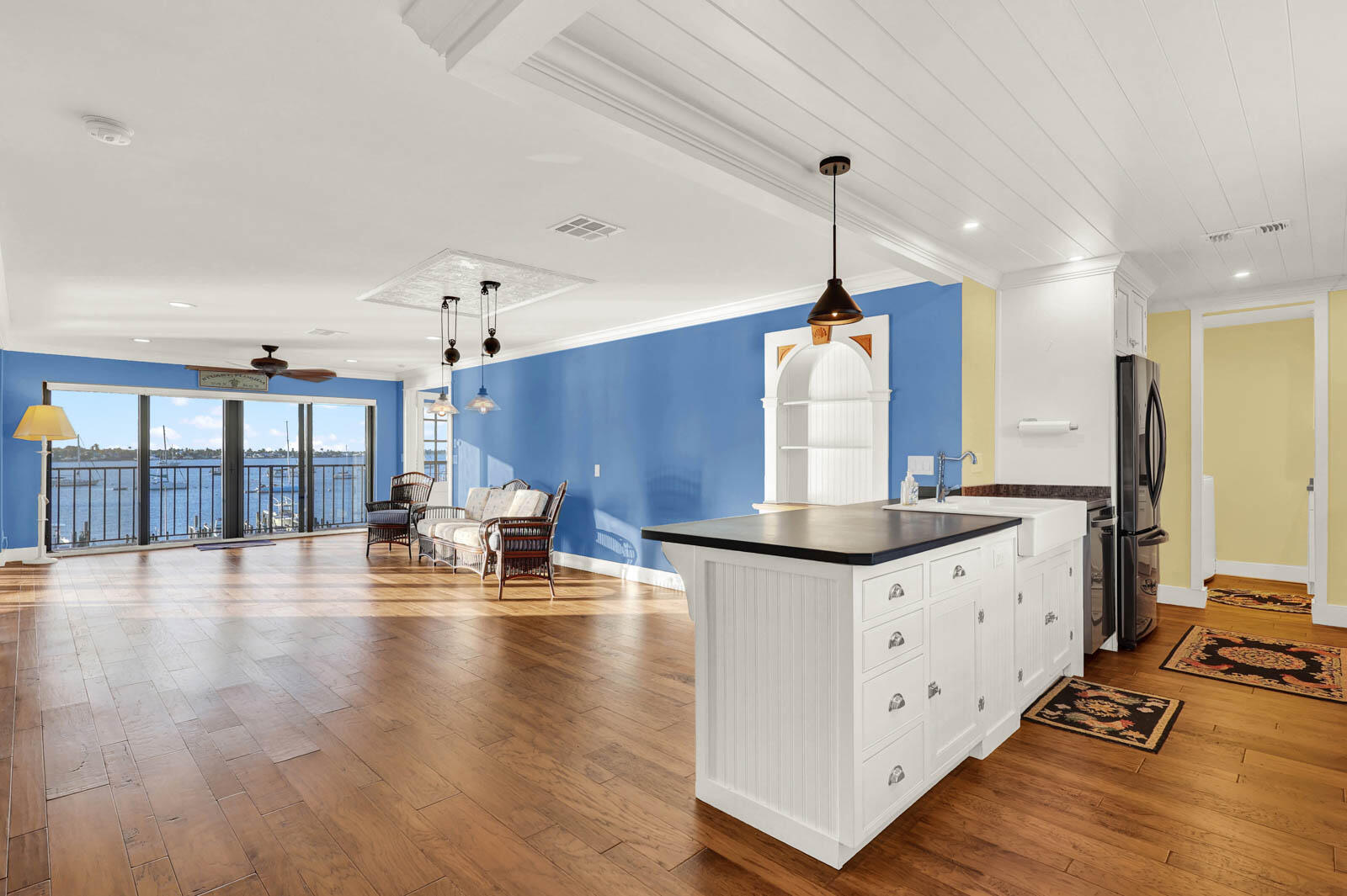 EDGEWATER VILLAS CONDO - Residential