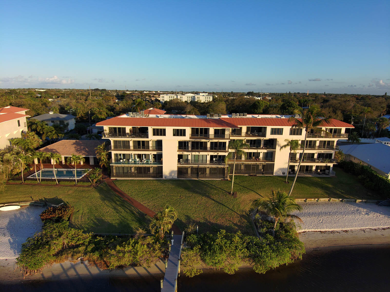 EDGEWATER VILLAS CONDO - Residential