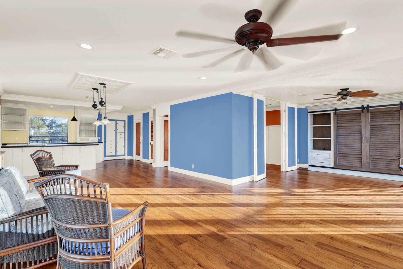 EDGEWATER VILLAS CONDO - Residential